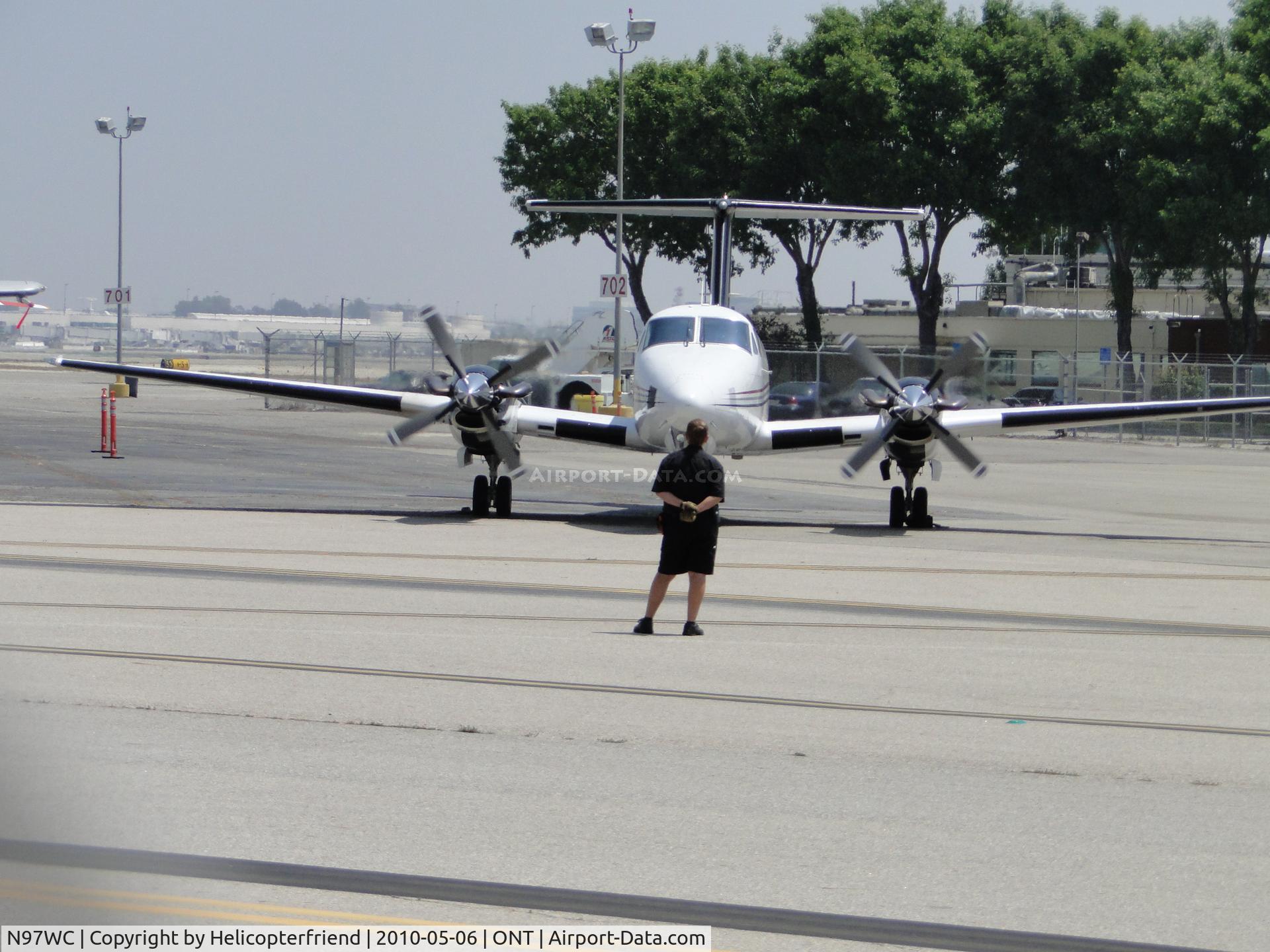N97WC, 1990 Beech B200 King Air C/N BB-1382, Starting up and preparing to depart Ontario
