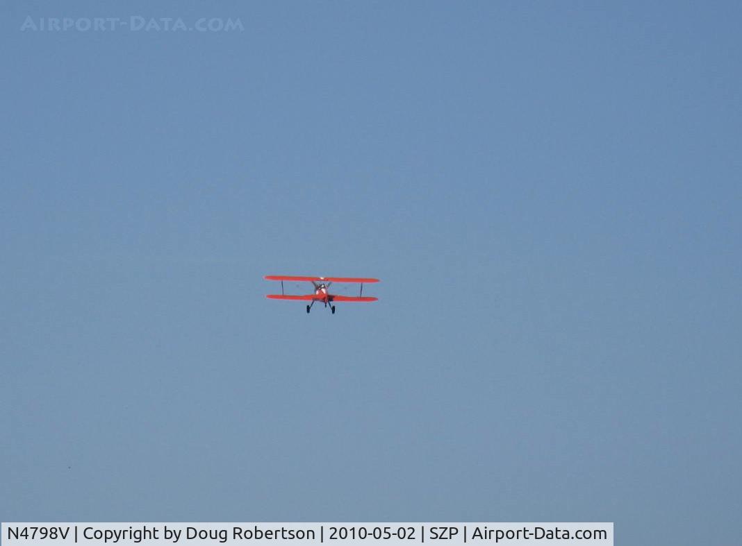 N4798V, 1943 Boeing E75 C/N 75-5086, 1943 Boeing Stearman E75, Jacobs R755B 275 Hp, takeoff climb Rwy 22