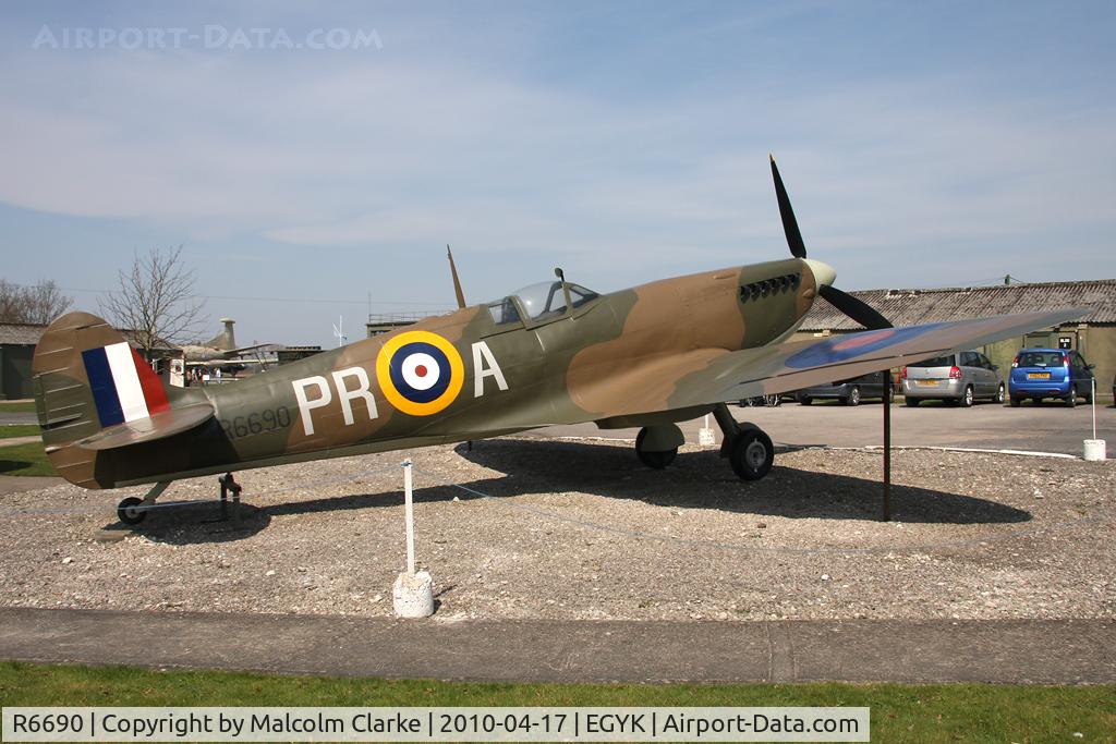 R6690, Supermarine Spitfire Replica C/N BAPC.254, Supermarine Spitfire (mock-up) at the Yorkshire Air Museum, Elvington in 1998.