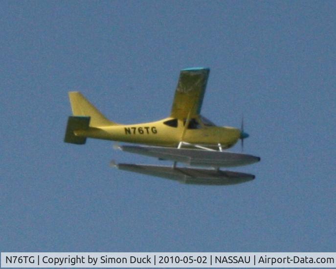 N76TG, Glasair GS-2 Sportsman 2+2 C/N 7278, East bound over Nassau Harbour