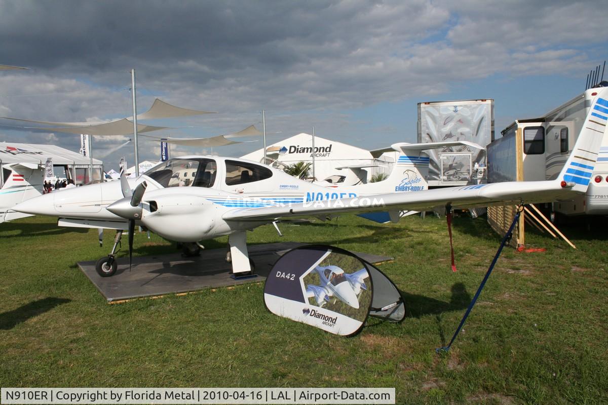 N910ER, Diamond DA-42 Twin Star C/N 42.AC138, Embry Riddle Diamond 42