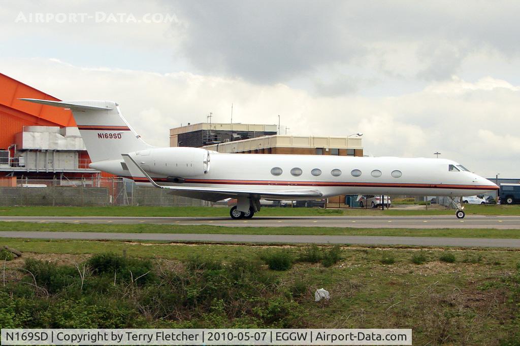N169SD, 2008 Gulfstream Aerospace GV-SP (G550) C/N 5206, 2008 Gulfstream Aerospace GV-SP (G550) at Luton