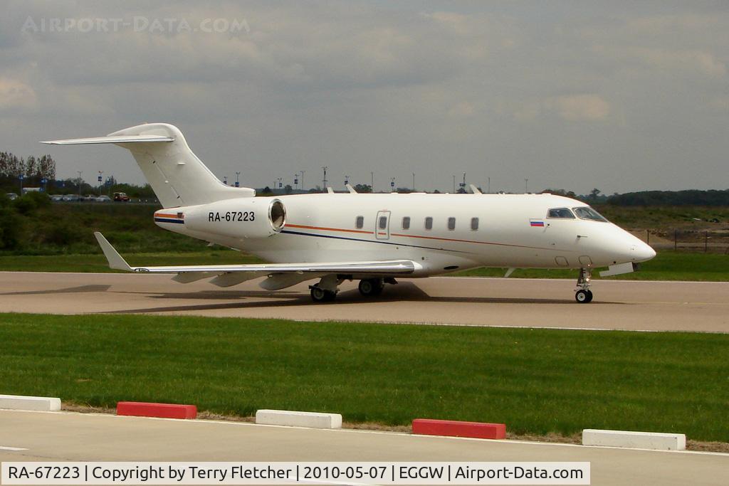 RA-67223, 2007 Bombardier Challenger 300 (BD-100-1A10) C/N 20172, Russian Challenger 300 at Luton