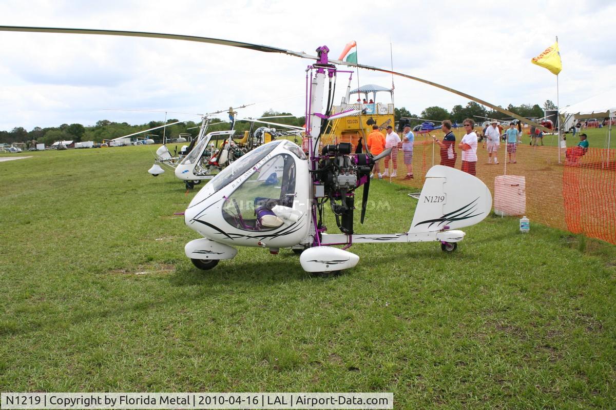 N1219, 2005 RAF 2000 C/N E-H2-03-14-595, RAF2000