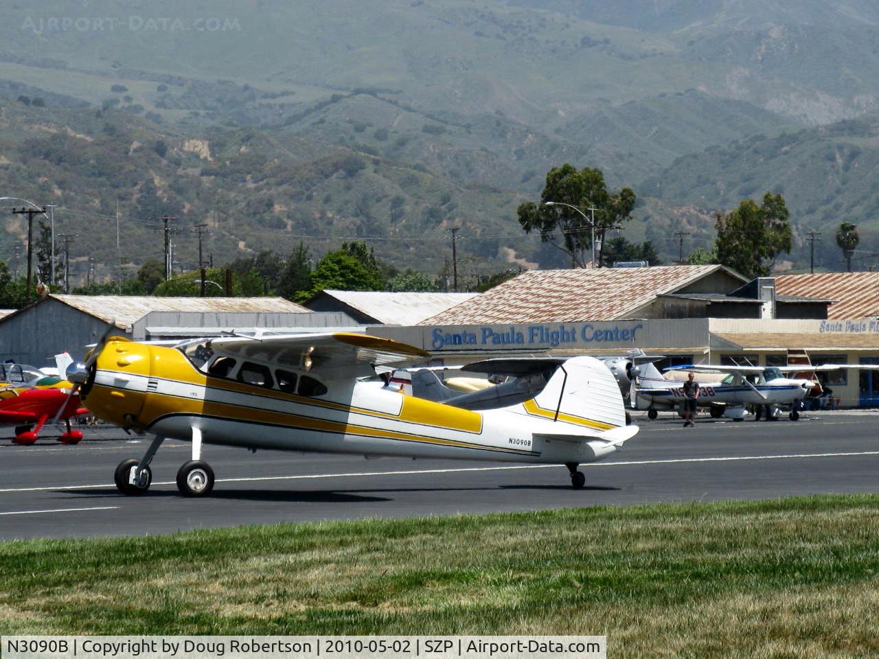N3090B, 1952 Cessna 195B Businessliner C/N 7975, 1952 Cessna 195B Businessliner, taxi off the active