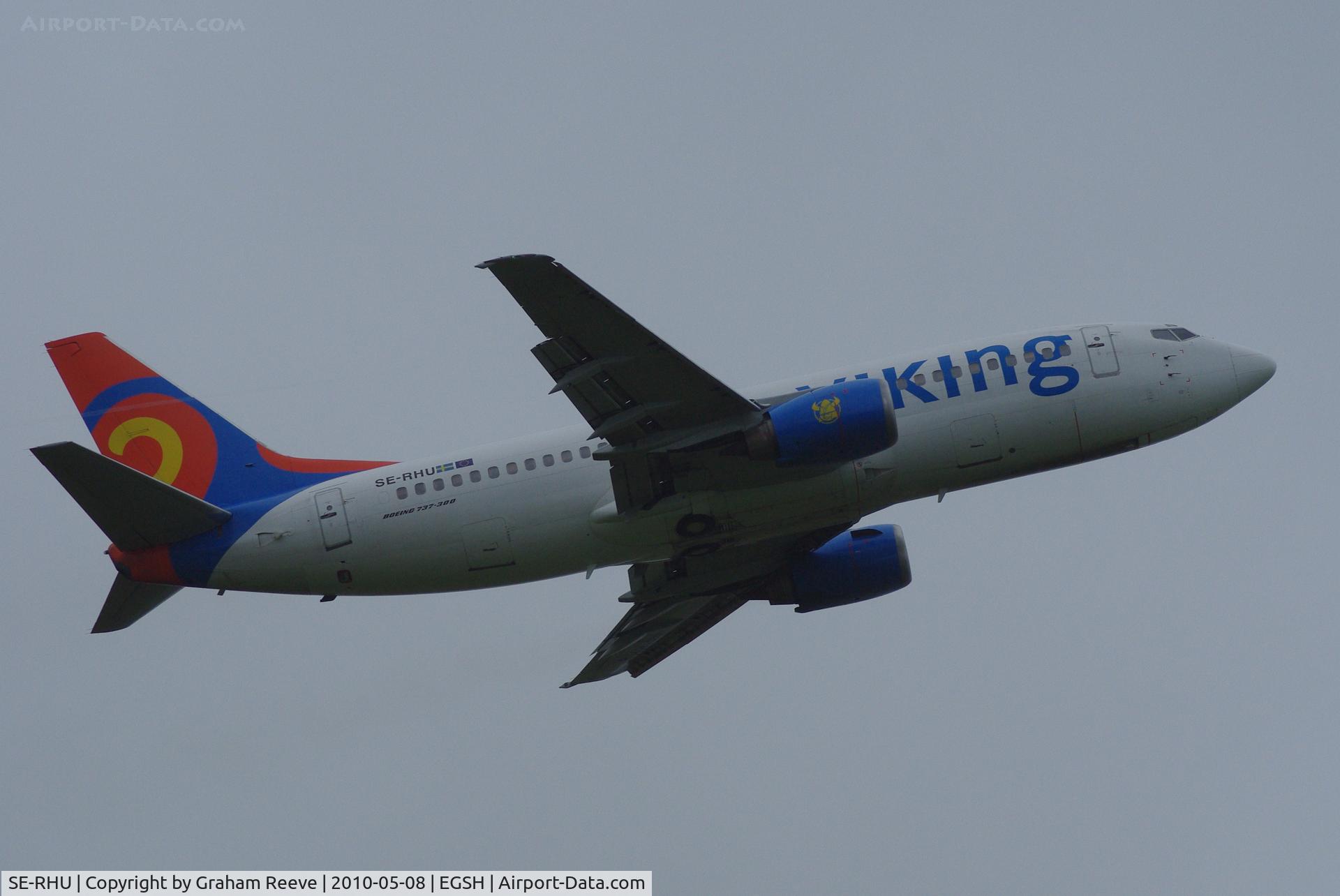 SE-RHU, 1997 Boeing 737-36N C/N 28560, Departing from Norwich.
