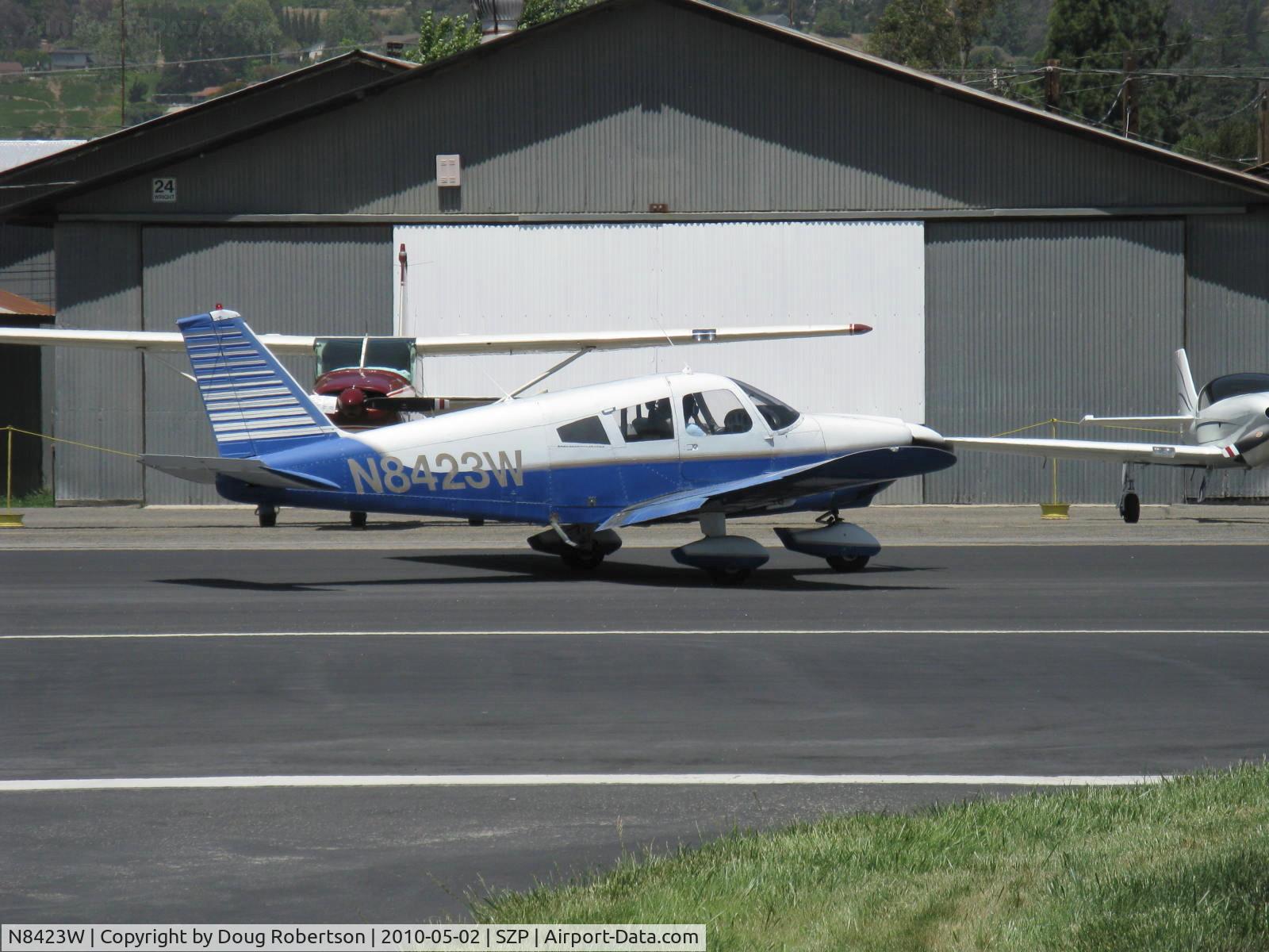 N8423W, 1965 Piper PA-28-180 C/N 28-2650, 1965 Piper PA-28-180 CHEROKEE, Lycoming O&VO-360 180 Hp, taxi off the active