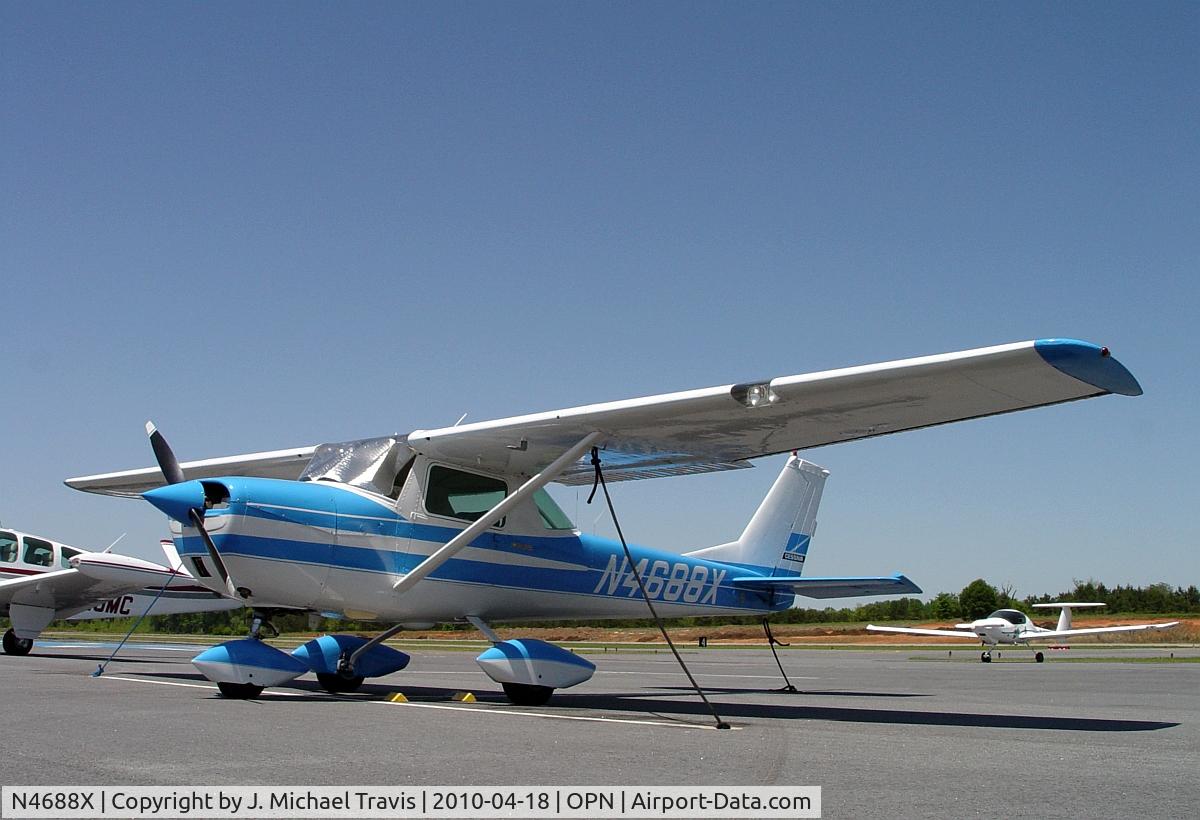 N4688X, 1966 Cessna 150G C/N 15064738, Nice 150 at KOPN