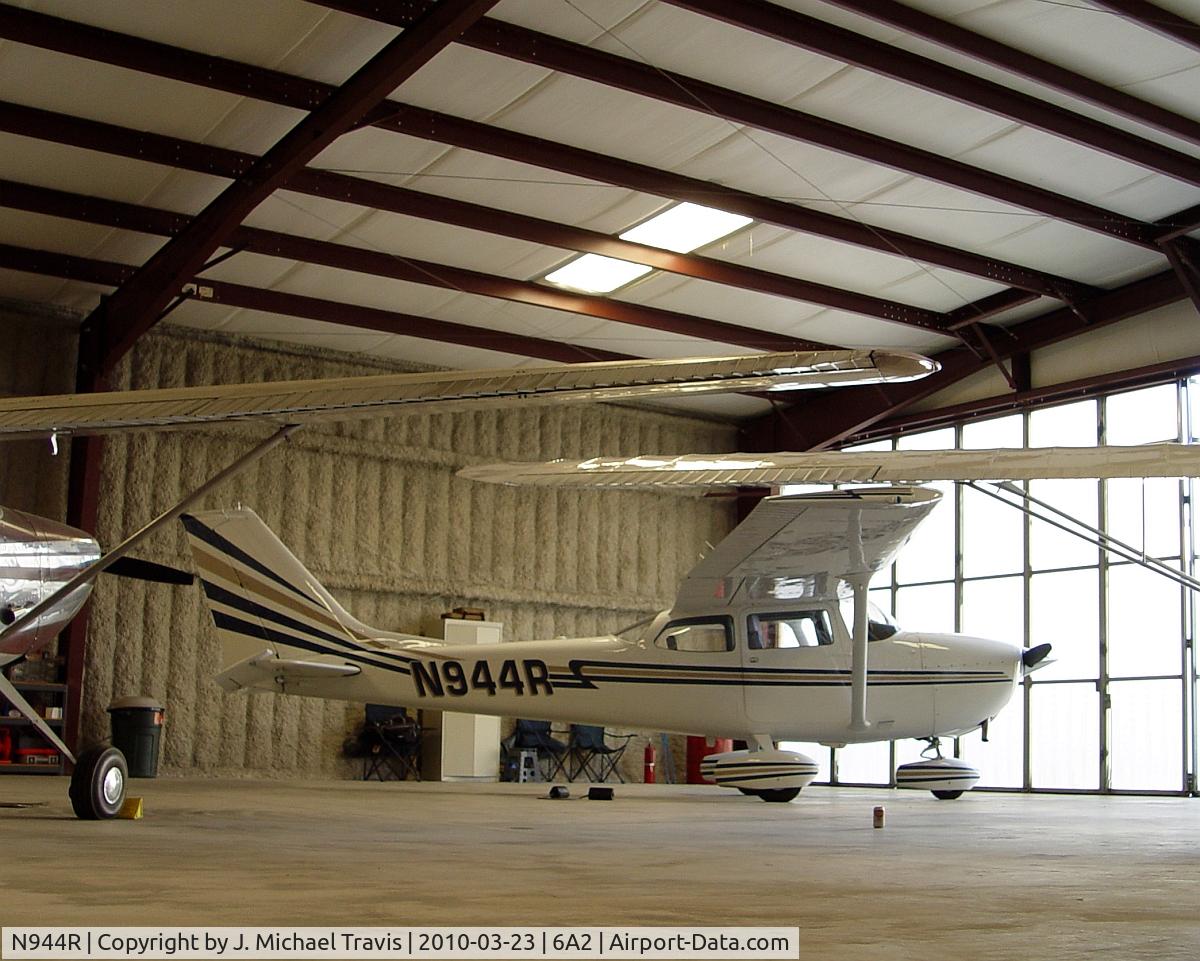 N944R, 1970 Cessna 172K Skyhawk C/N 17258933, N944R at 6A2