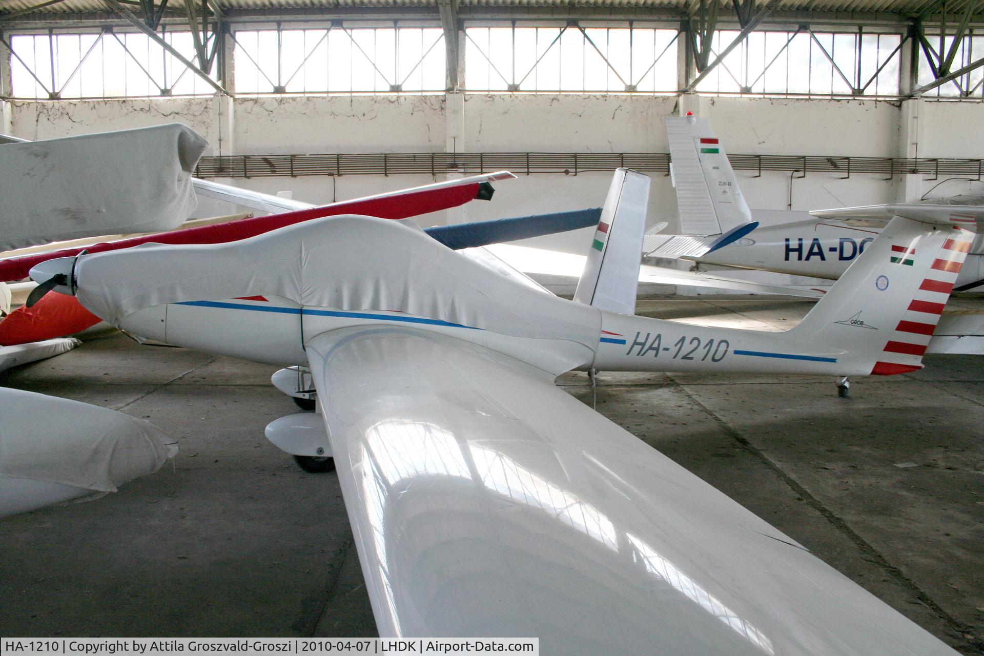HA-1210, 1981 Grob G-109A C/N 6041, Dunakeszi Airport, Hungary - Hangar