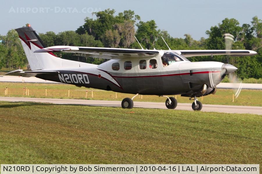 N210RD, 1981 Cessna P210N Pressurised Centurion C/N P21000772, Departing Lakeland, FL during Sun N Fun 2010