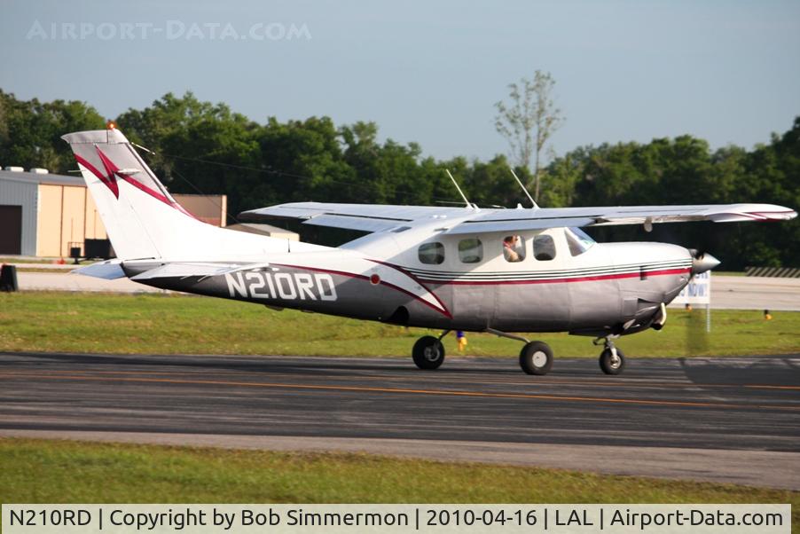 N210RD, 1981 Cessna P210N Pressurised Centurion C/N P21000772, Departing Lakeland, FL during Sun N Fun 2010