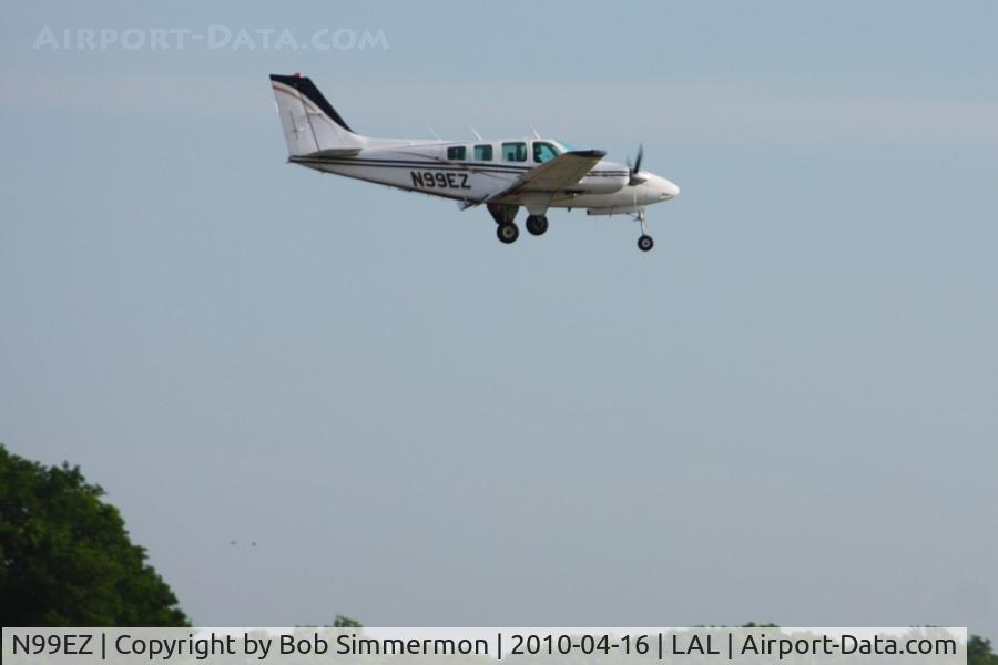 N99EZ, 1976 Beech 58 Baron C/N TH-725, Arriving at Lakeland, FL during Sun N Fun 2010.