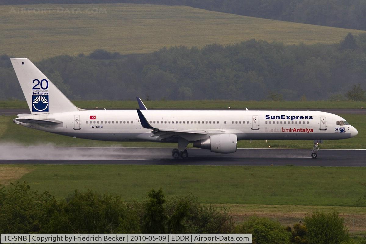 TC-SNB, 1994 Boeing 757-2Q8 C/N 26271, take off run RW09