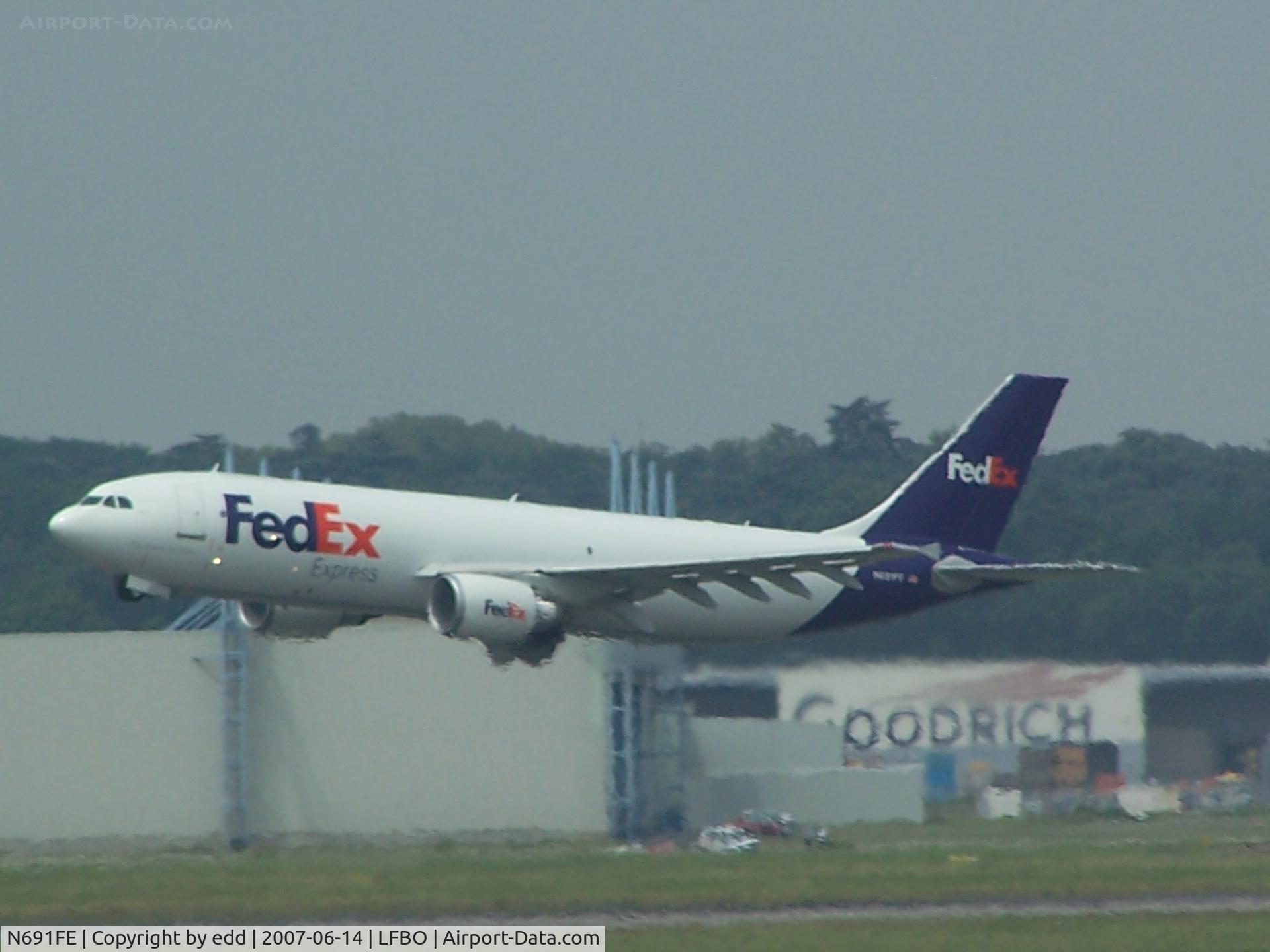 N691FE, 2007 Airbus A300F4-605R C/N 0877, Low pass on delivery to the States