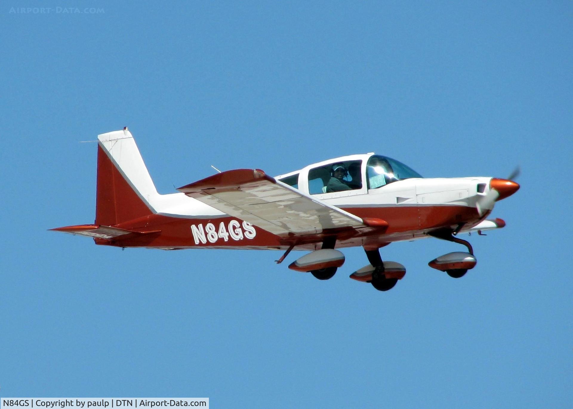 N84GS, 1975 Grumman American AA-5A Cheetah C/N AA5A-0071, Landing at Downtown Shreveport.