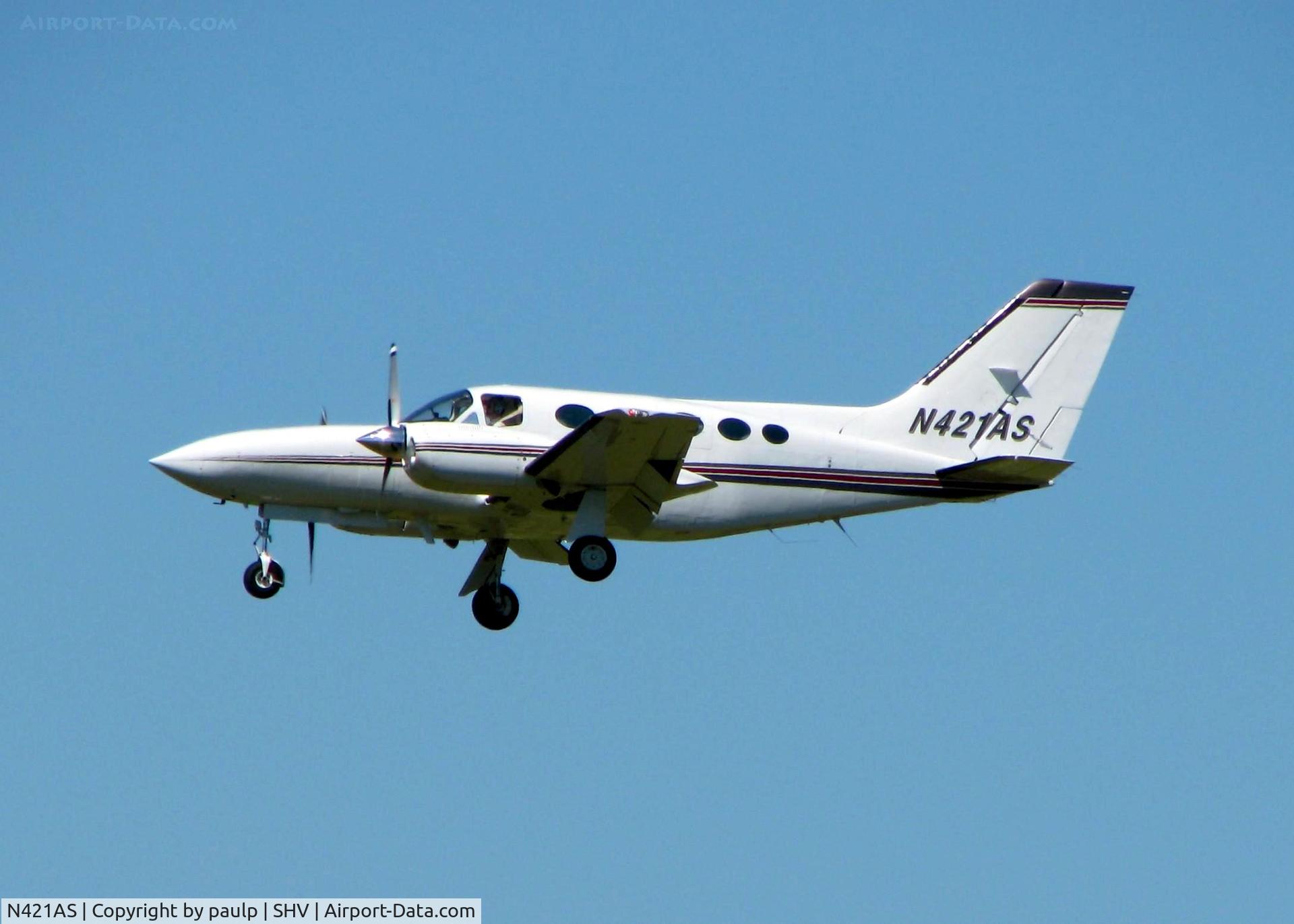 N421AS, 1976 Cessna 421C Golden Eagle C/N 421C0163, Landing at Shreveport Regional.