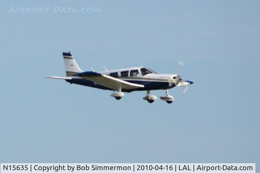 N15635, 1972 Piper PA-32-300 Cherokee Six Cherokee Six C/N 32-7340054, Arriving at Lakeland, FL during Sun N Fun 2010.