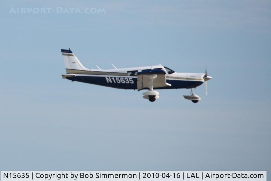 N15635, 1972 Piper PA-32-300 Cherokee Six Cherokee Six C/N 32-7340054, Arriving at Lakeland, FL during Sun N Fun 2010.