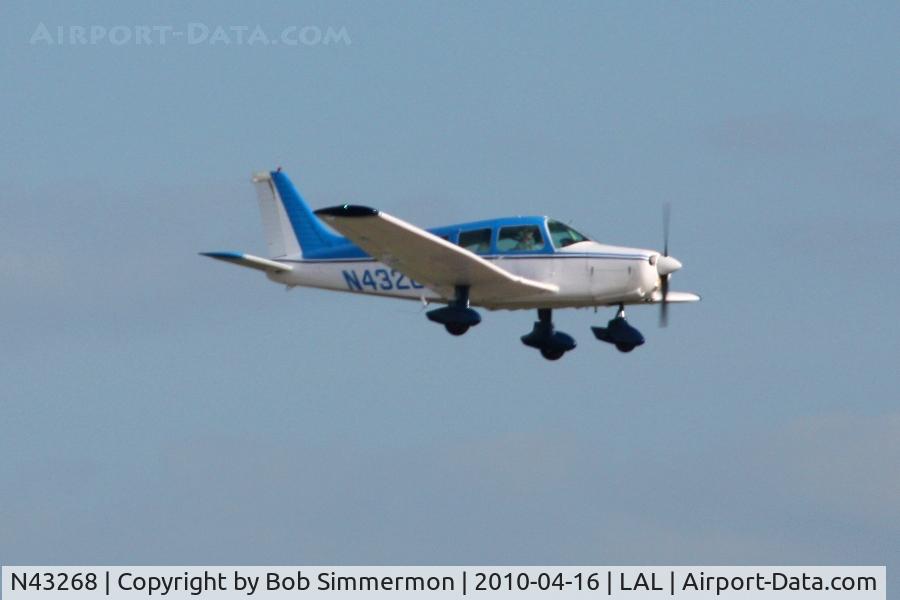 N43268, 1974 Piper PA-28-151 C/N 28-7415461, Arriving at Lakeland, FL during Sun N Fun 2010.