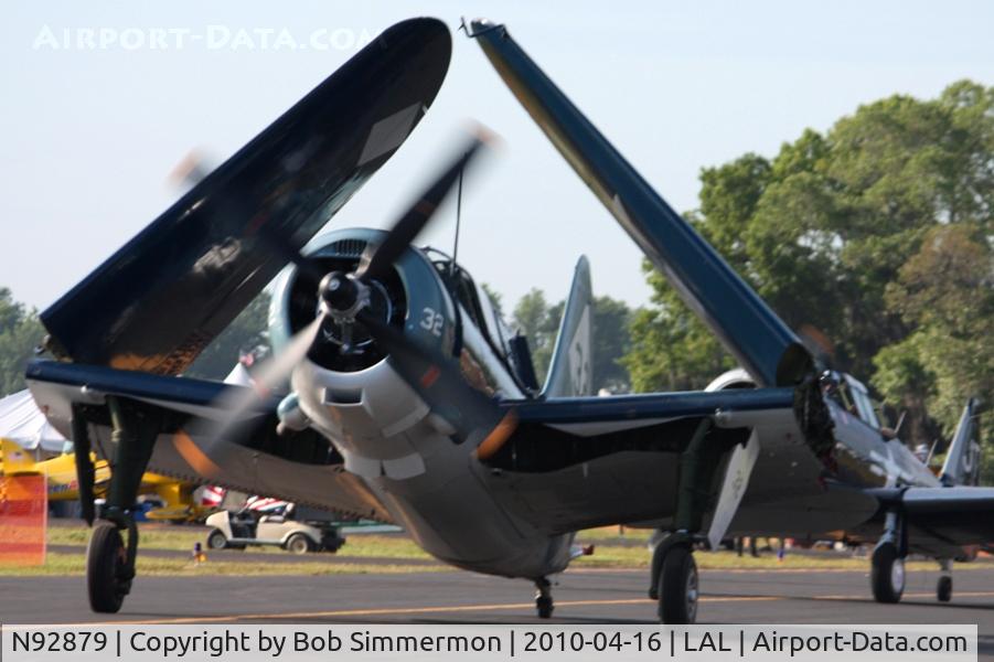 N92879, 1944 Curtiss SB2C-5 Helldiver C/N 83725, Departing Lakeland, FL during Sun N Fun 2010