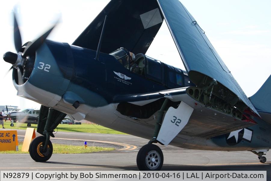 N92879, 1944 Curtiss SB2C-5 Helldiver C/N 83725, Departing Lakeland, FL during Sun N Fun 2010