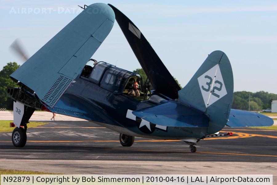 N92879, 1944 Curtiss SB2C-5 Helldiver C/N 83725, Departing Lakeland, FL during Sun N Fun 2010