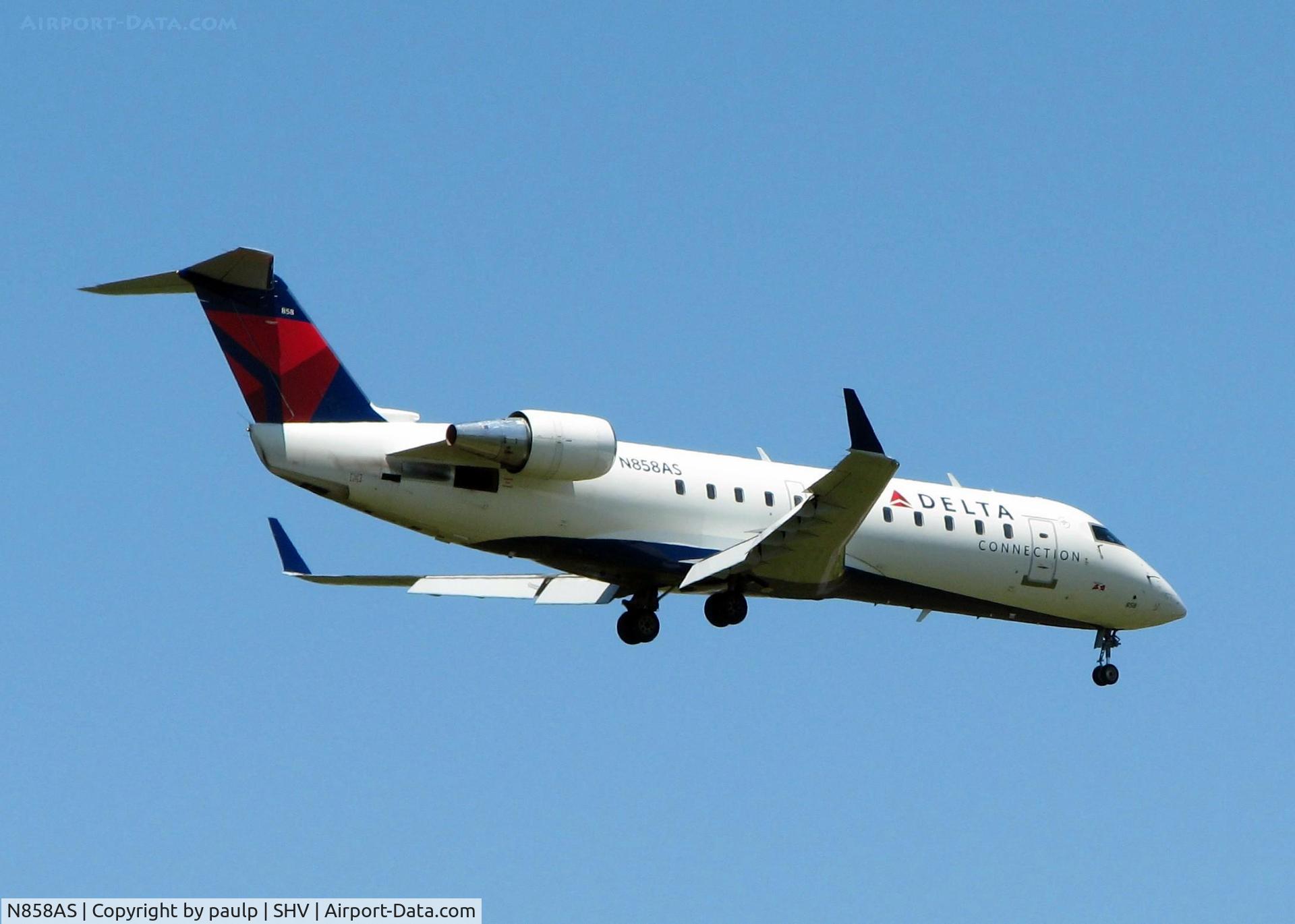 N858AS, 2000 Bombardier CRJ-200ER (CL-600-2B19) C/N 7417, Landing at Shreveport Regional.
