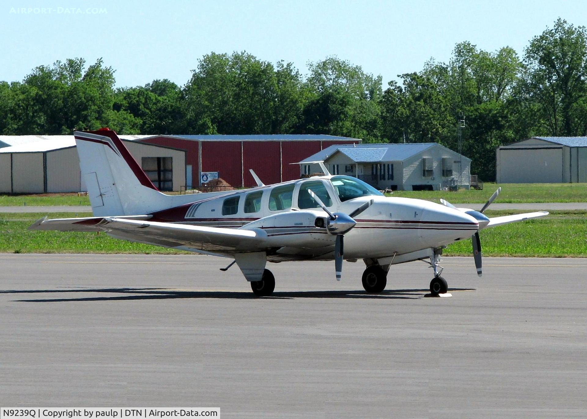 N9239Q, 1971 Beech 58 Baron C/N TH-139, At Downtown Shreveport.