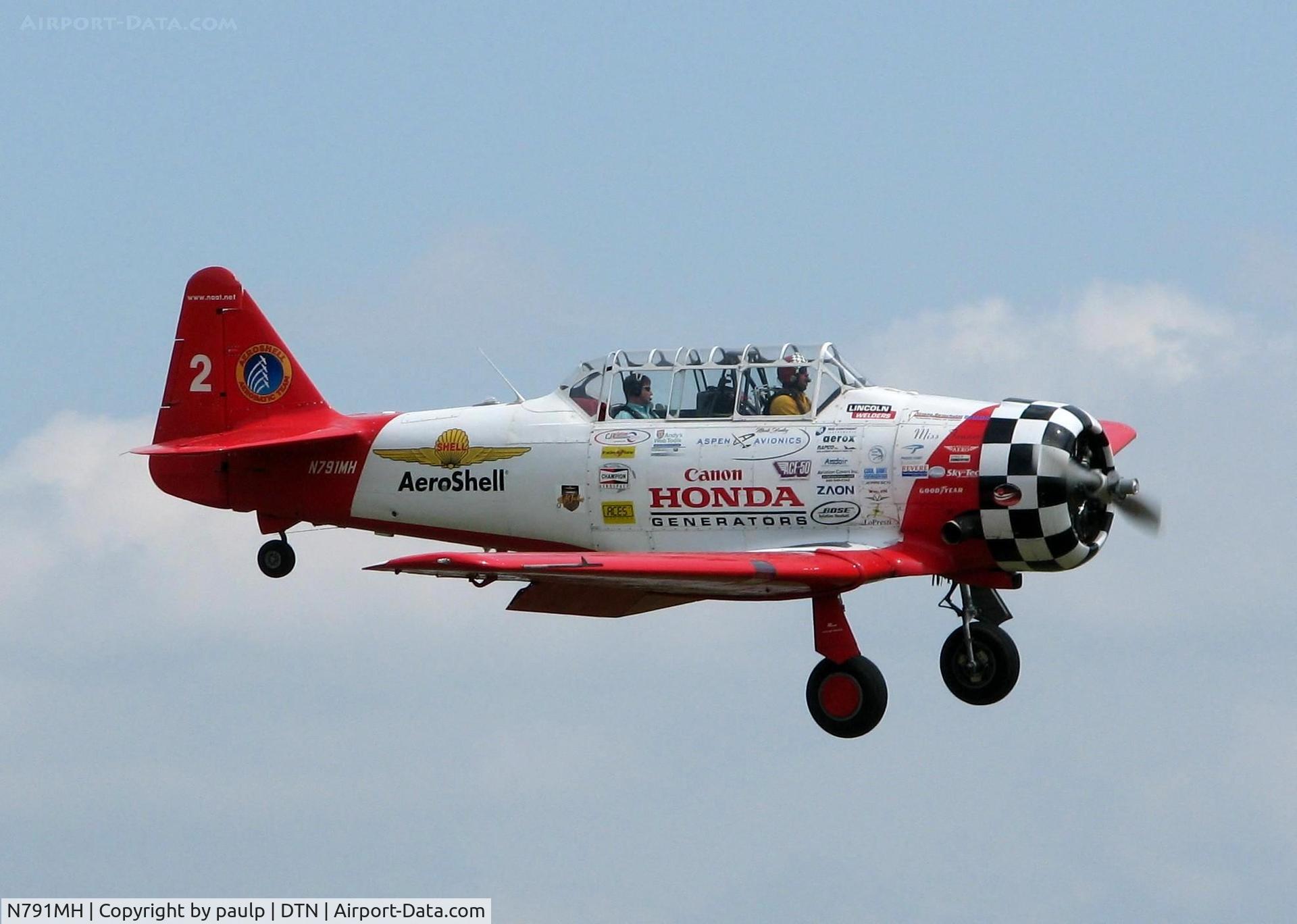 N791MH, 1951 North American T-6G Texan C/N 182-478, Giving rides at Downtown Shreveport.
