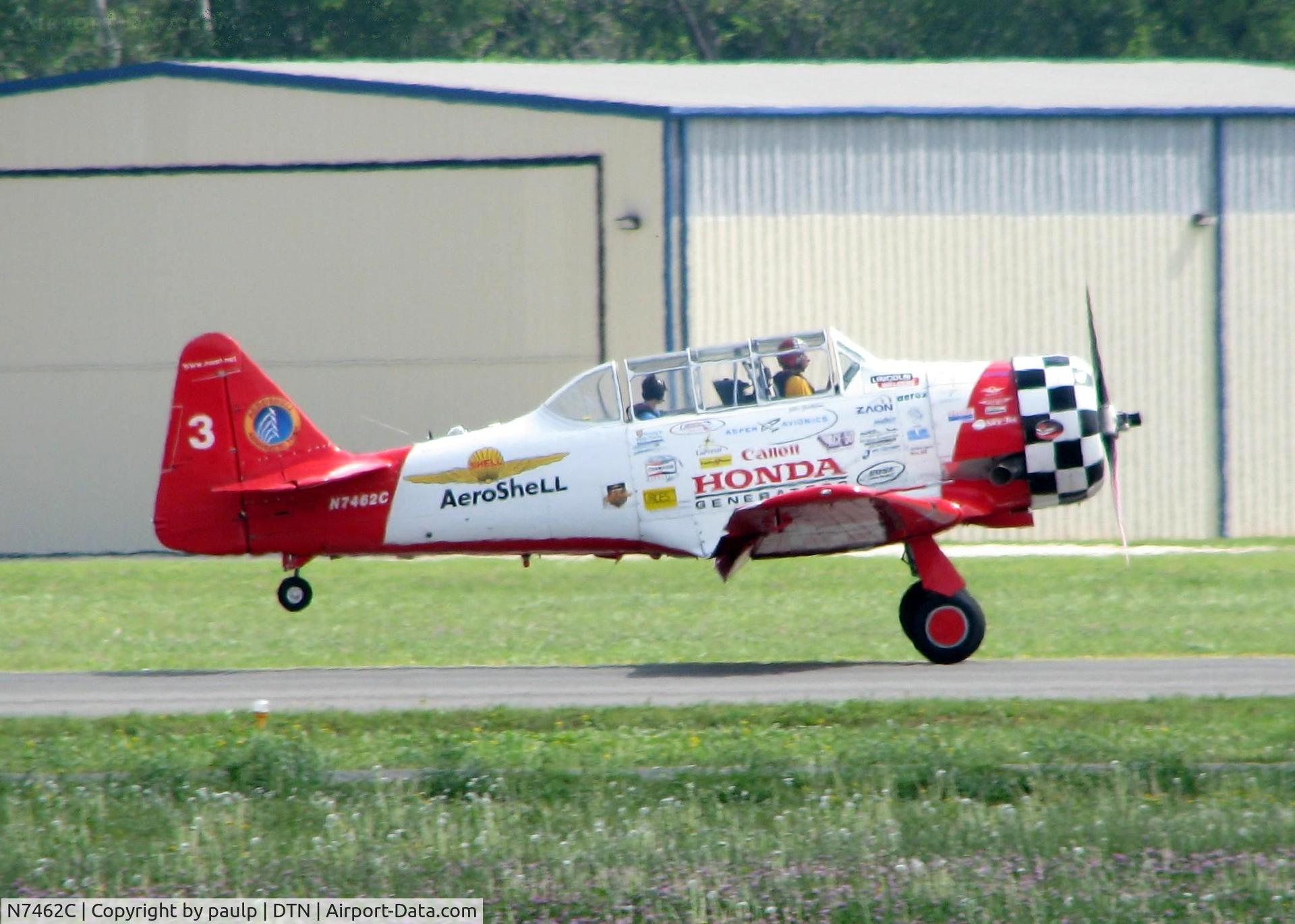N7462C, North American AT-6B Texan C/N 121-43211, Giving rides at Downtown Shreveport.