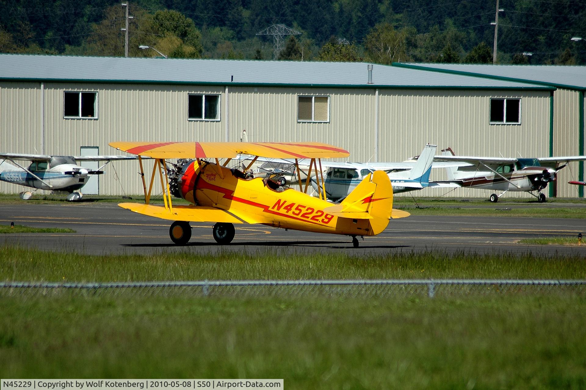 N45229, 1941 Naval Aircraft Factory N3N-3 C/N 1984, run up