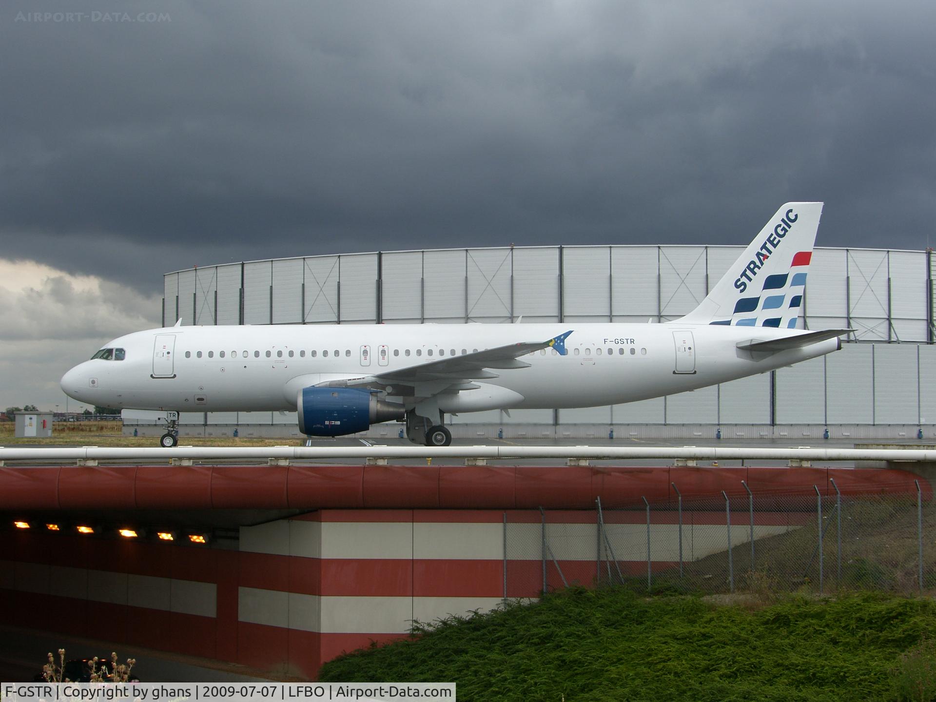 F-GSTR, 1994 Airbus A320-212 C/N 436, shorly it will rain....