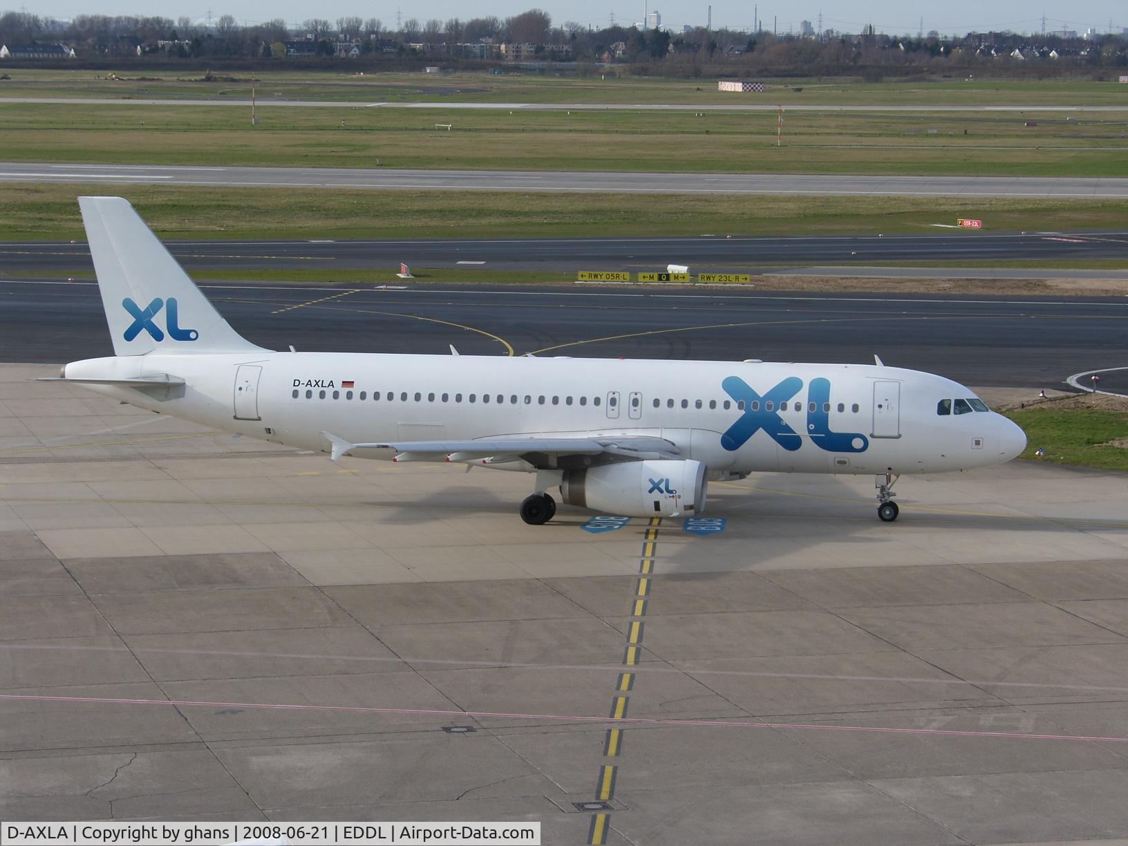 D-AXLA, 2005 Airbus A320-232 C/N 2500, Taxiing to runway 23R