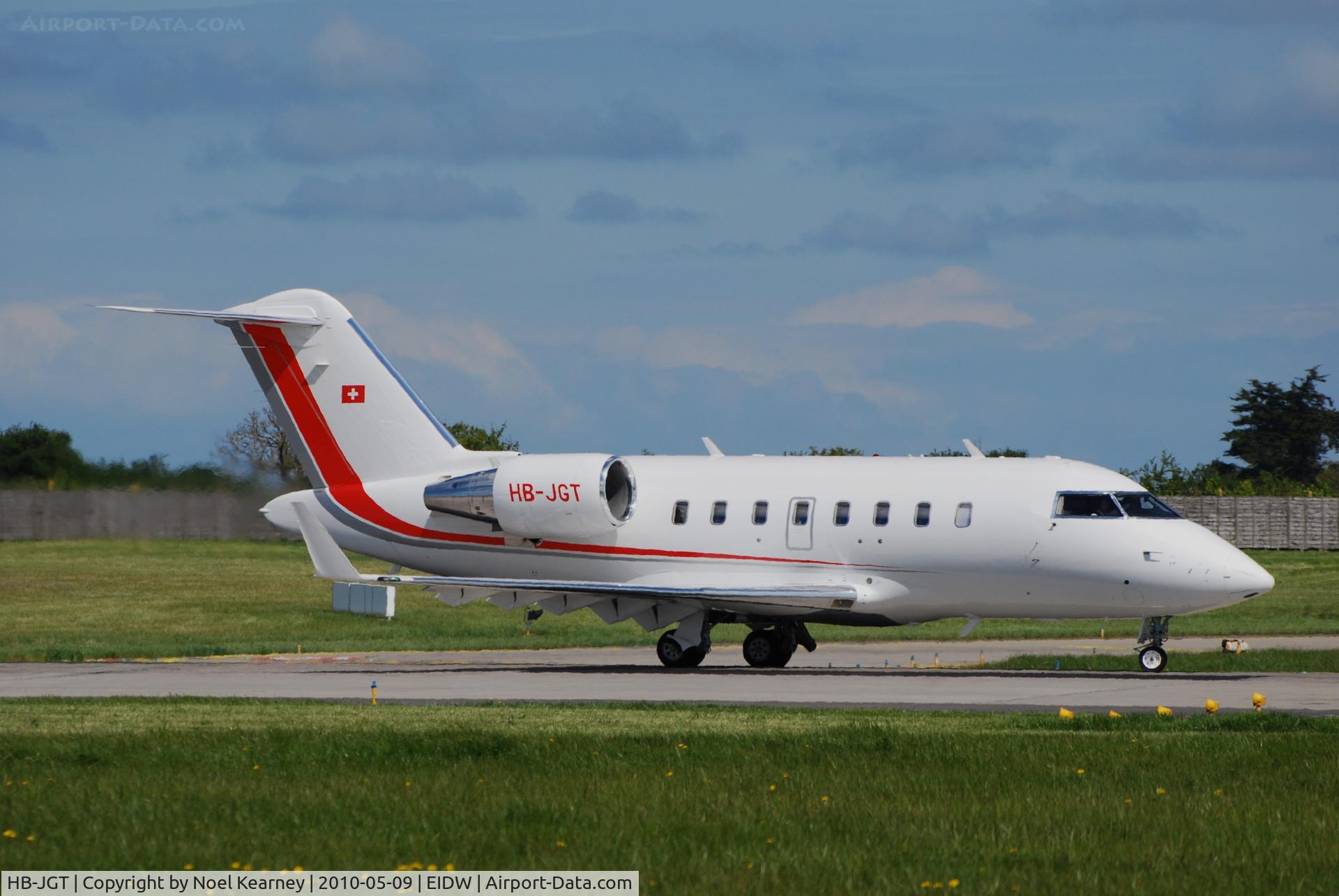 HB-JGT, 2008 Bombardier Challenger 605 (CL-600-2B16) C/N 5736, Ready to depart off Rwy 10