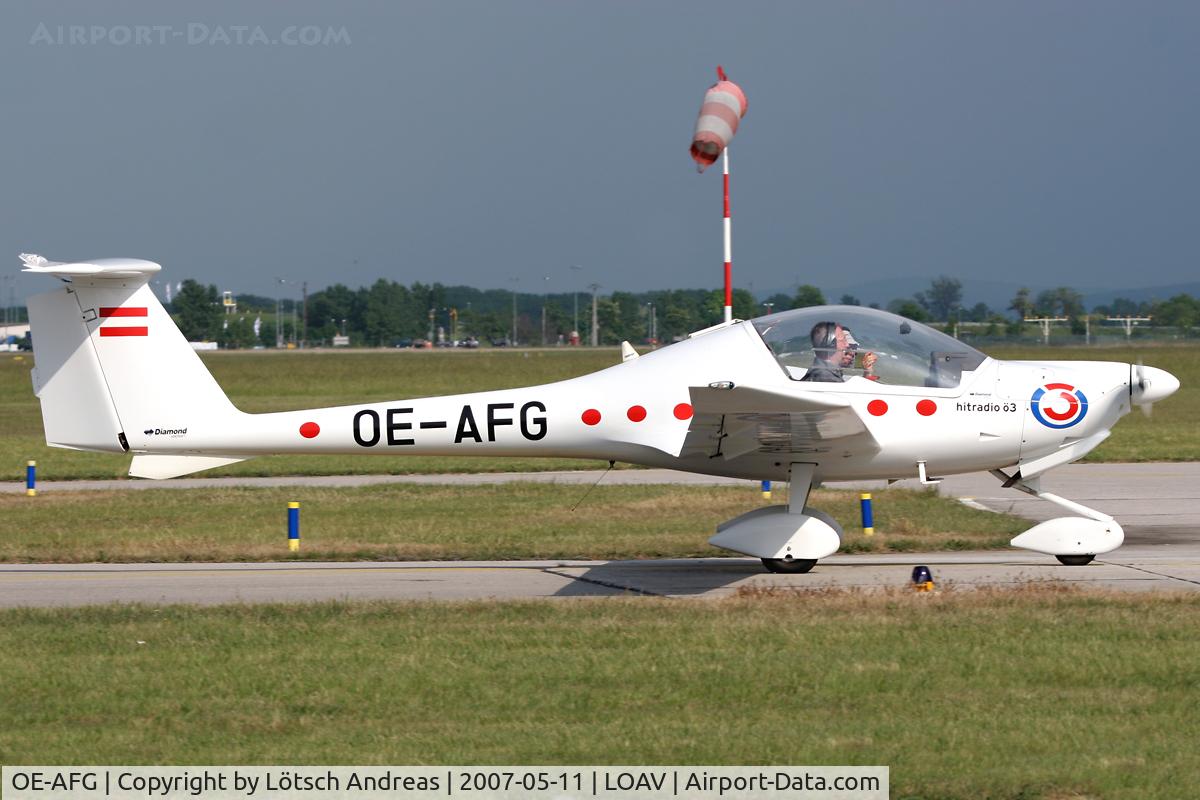 OE-AFG, Diamond DV-20 Katana C/N 20071, taxi to parking area