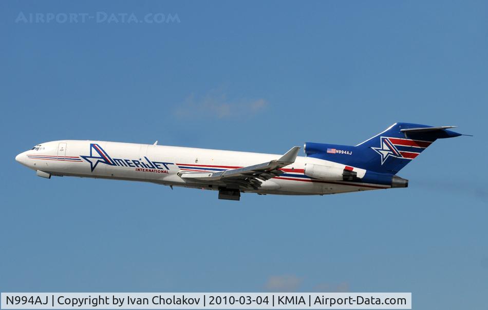 N994AJ, 1975 Boeing 727-233F C/N 20942, Great sight!