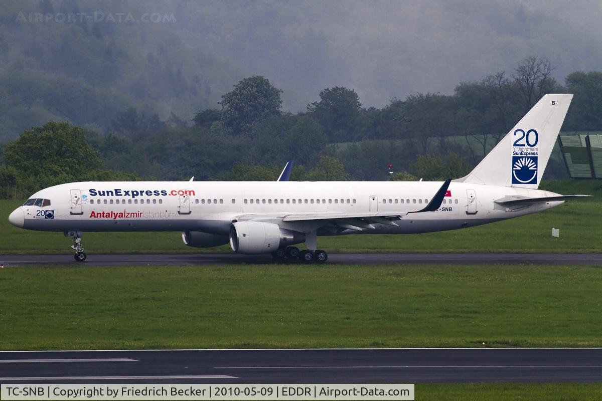 TC-SNB, 1994 Boeing 757-2Q8 C/N 26271, taxying to the active