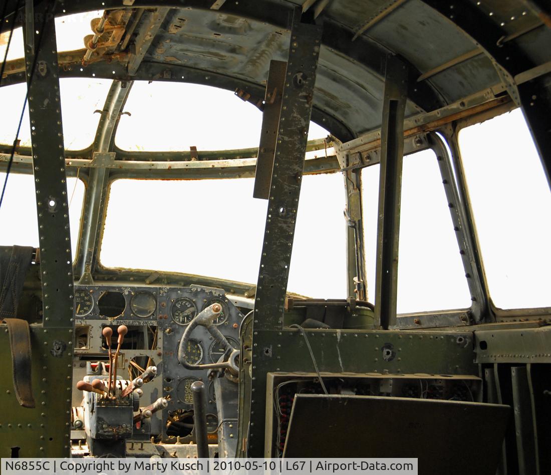 N6855C, 1945 Lockheed PV-2 Harpoon C/N 15-1432, Ghostly cockpit