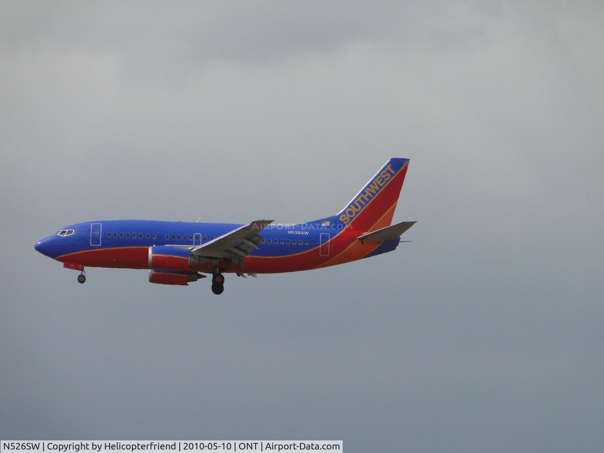 N526SW, 1992 Boeing 737-5H4 C/N 26568, On final to Ontario