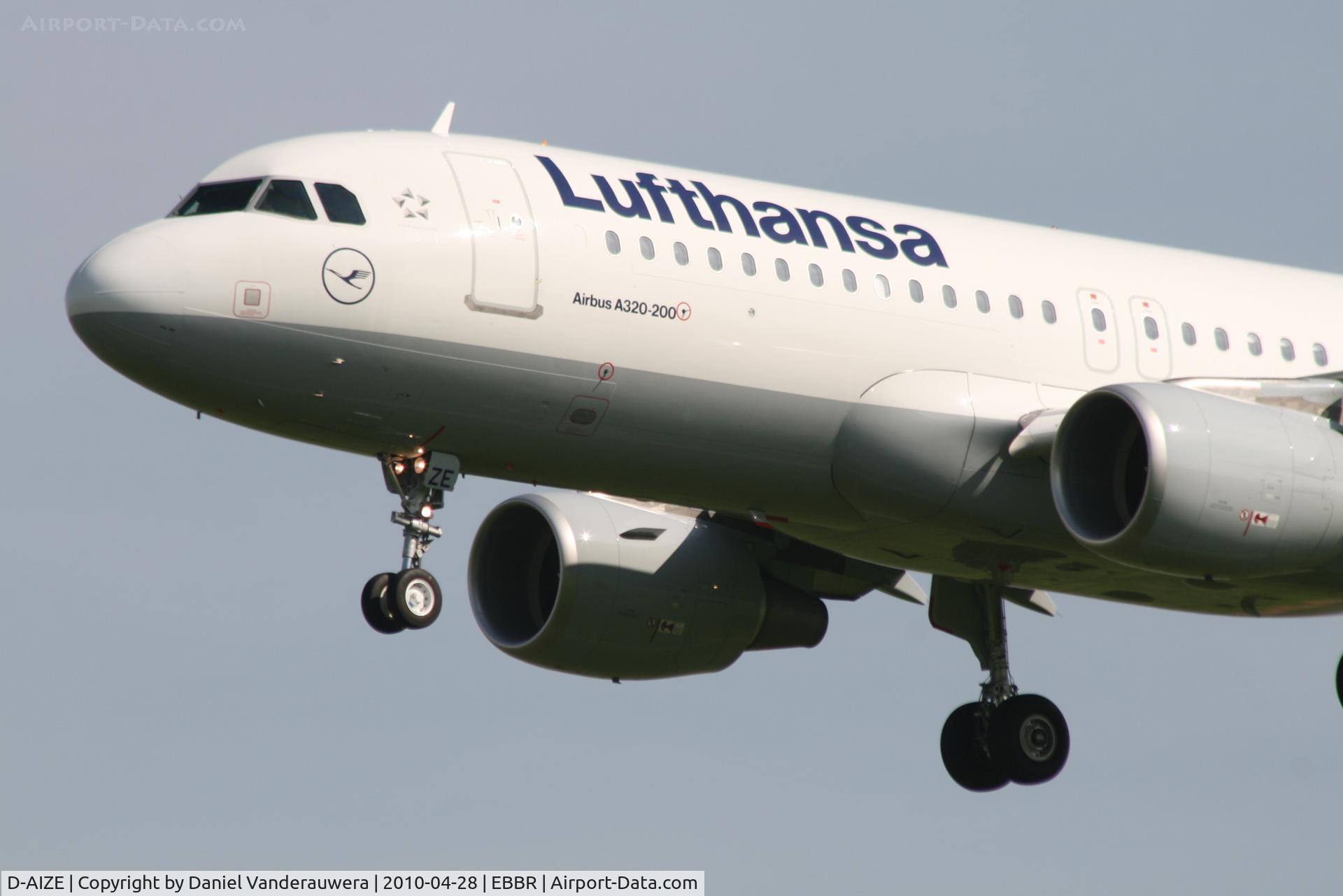 D-AIZE, 2010 Airbus A320-214 C/N 4261, Arrival of flight LH4572 to RWY 25L