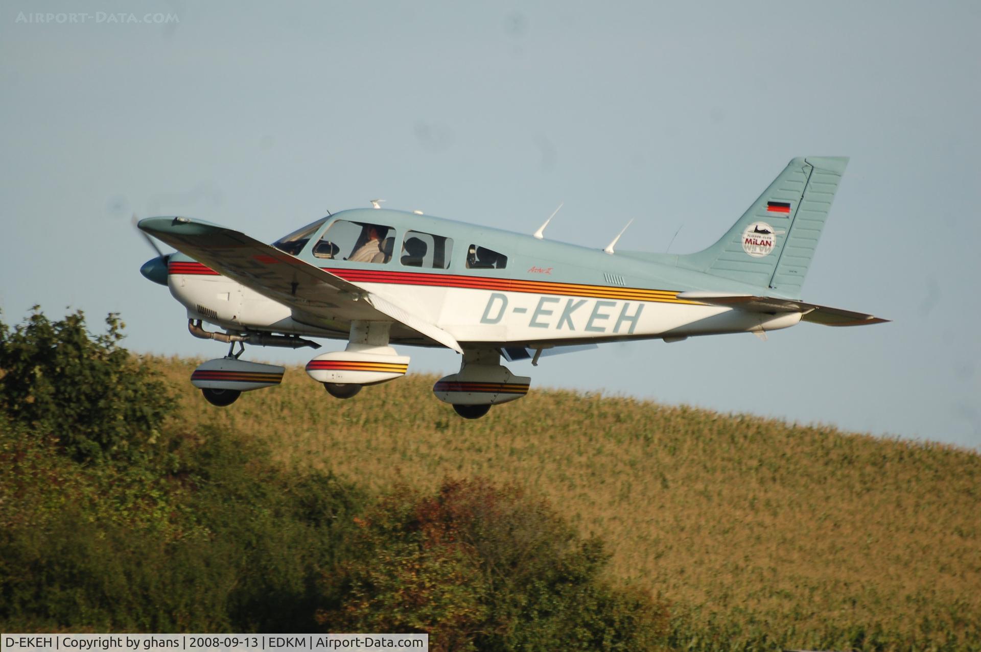 D-EKEH, 1994 Piper PA-28-181 ARCHER II C/N 2890080, Short after take-off at Meschede-Schüren