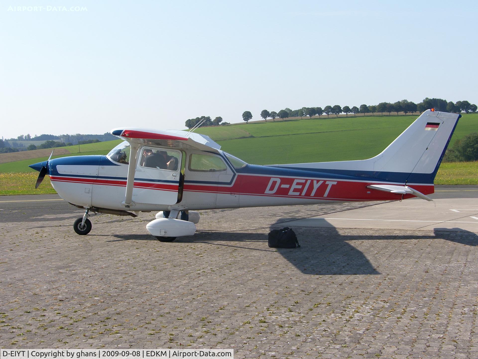 D-EIYT, 1979 Reims F172N Skyhawk C/N 17201926, At Meschede-Schüren