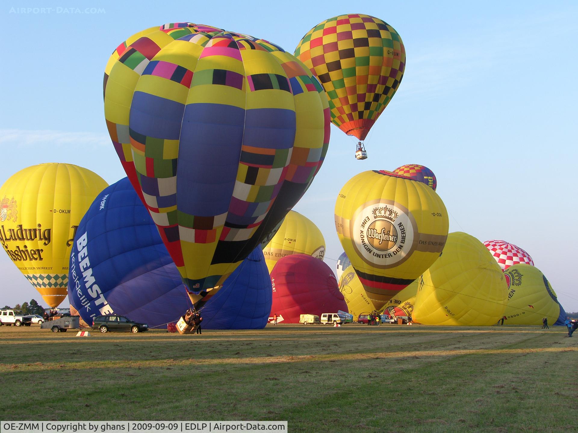 OE-ZMM, Saturn 2500 C/N S023/3/01, Balloons starting at Paderborn-Lippstadt Airport