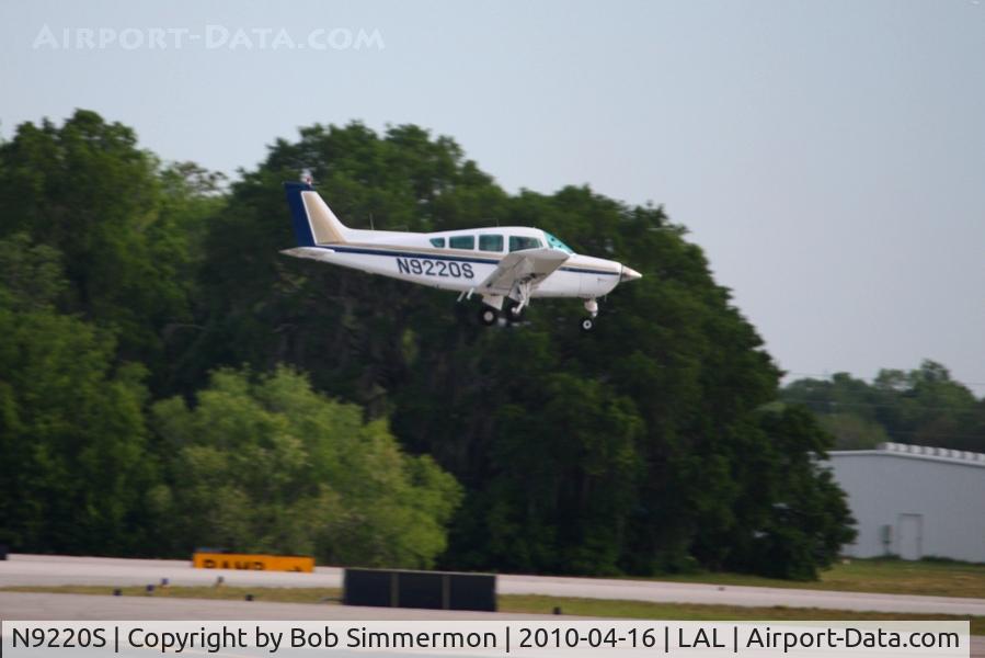 N9220S, 1975 Beech B24R Sierra C/N MC-380, Arriving at Lakeland, FL during Sun N Fun 2010.