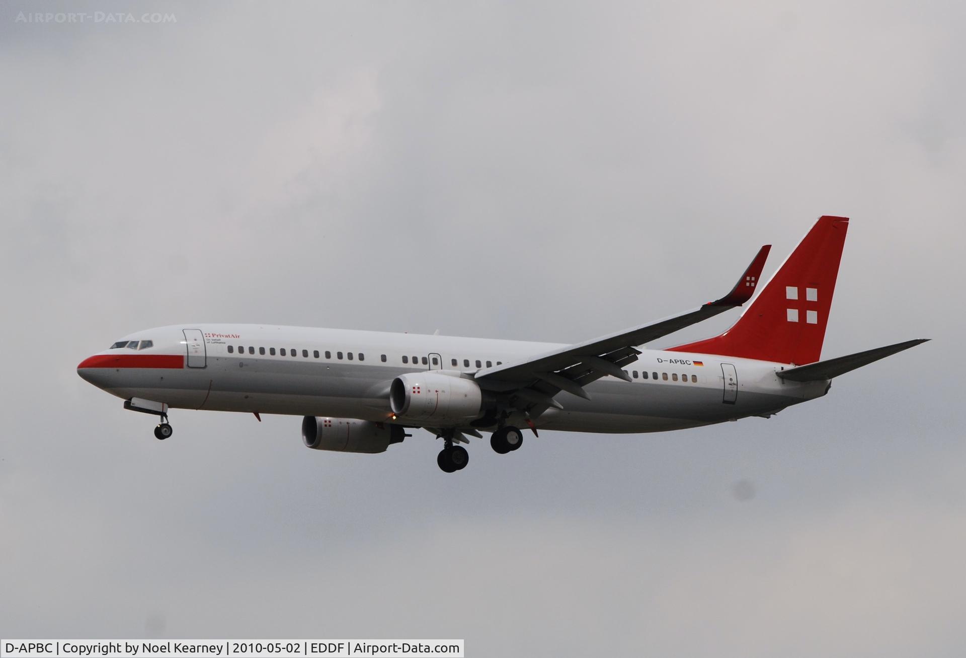 D-APBC, 2004 Boeing 737-8BK C/N 33016, Privatair landing Rwy 25L