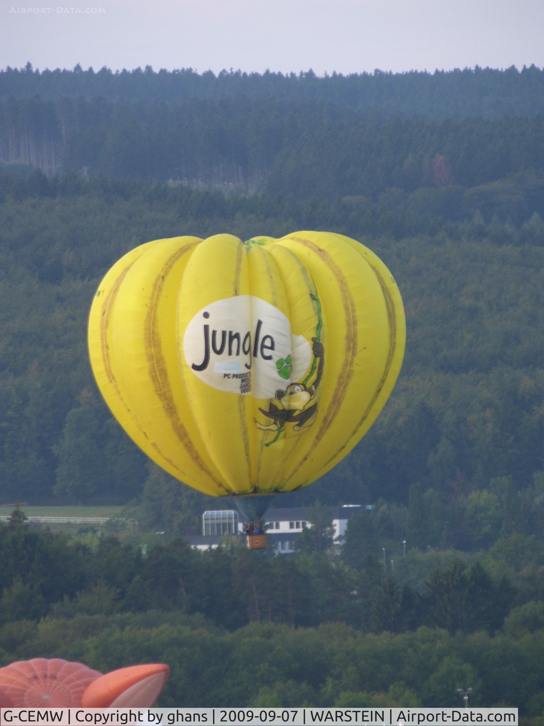 G-CEMW, 1996 Lindstrand Balloons Ltd LBL BANANAS C/N 388, A bunch of bananas