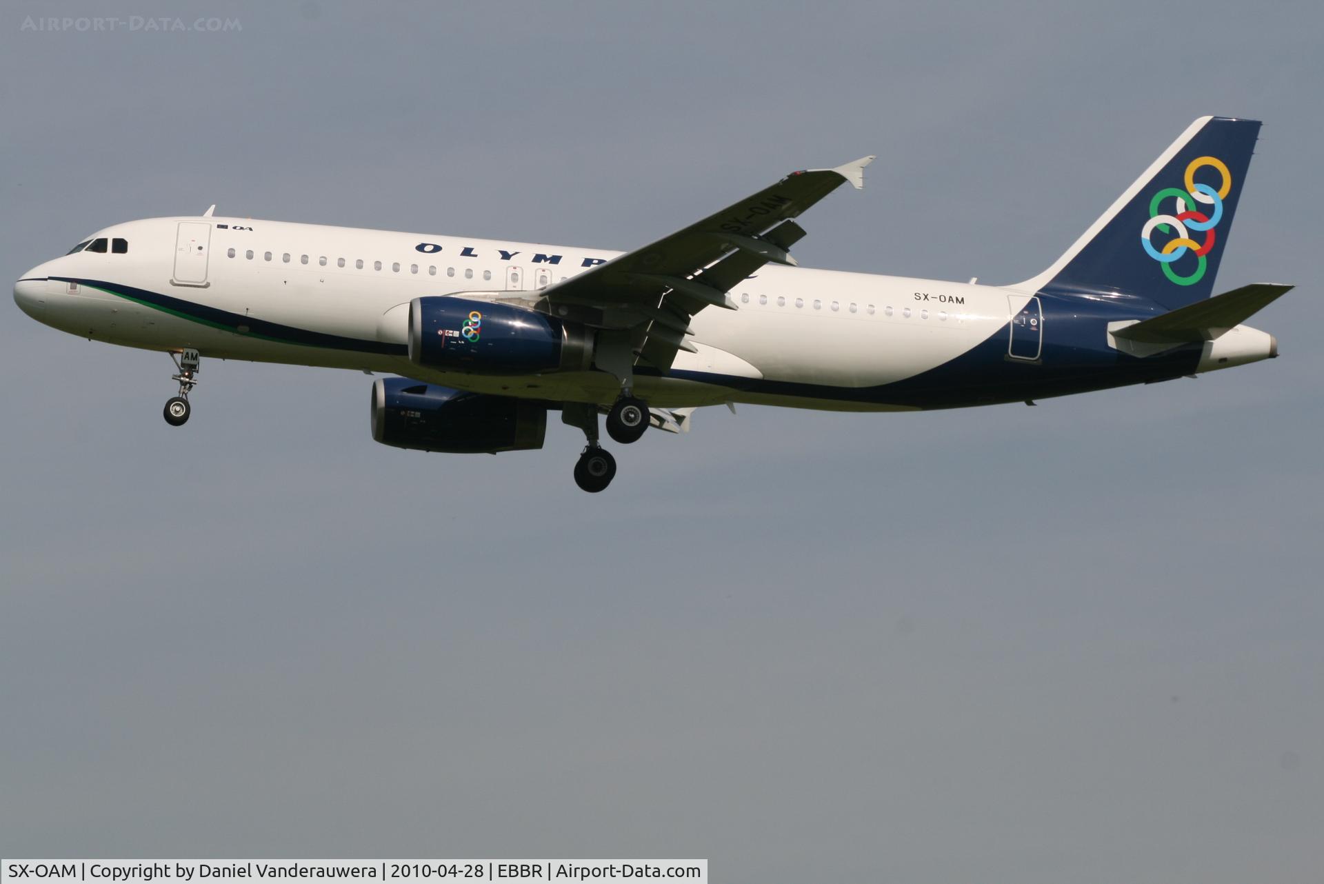 SX-OAM, 2009 Airbus A320-232 C/N 3990, Arrival of flight OA145 to RWY 25L