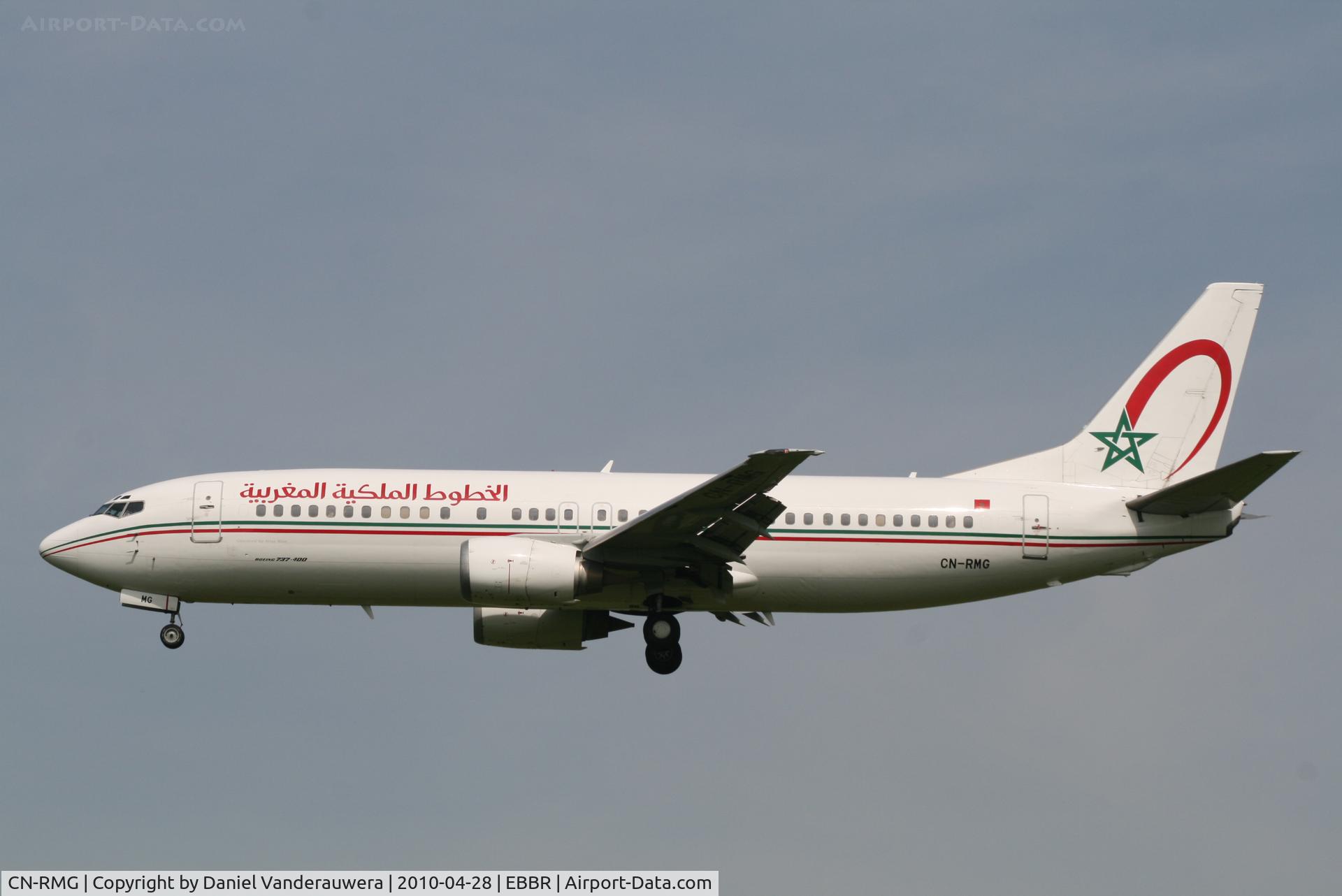 CN-RMG, 1990 Boeing 737-4B6 C/N 24808-1888, Arrival of flight AT676 to RWY 25L