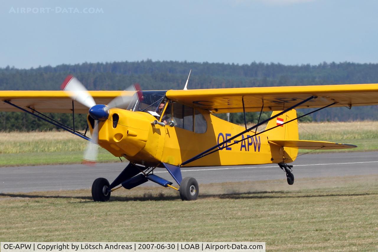 OE-APW, Piper PA-18-150 Super Cub C/N 18-8672, grass t/o